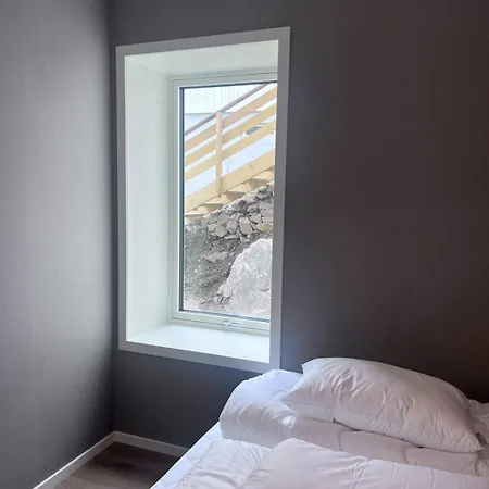 Newly Built, Bright