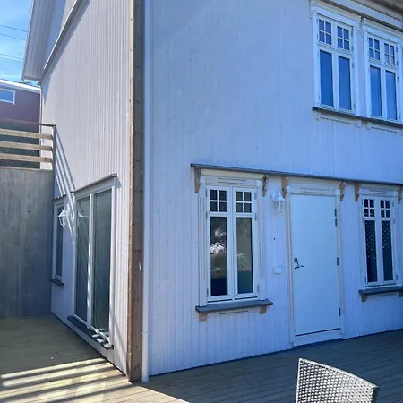 Newly Built, Bright *