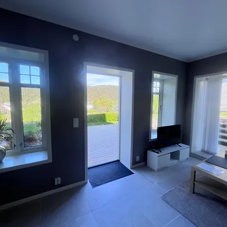 Newly Built, Bright * סקיאן