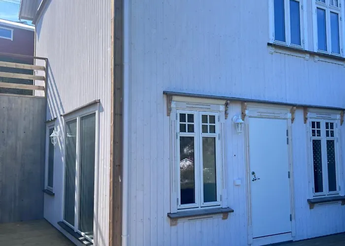 Newly Built, Bright *