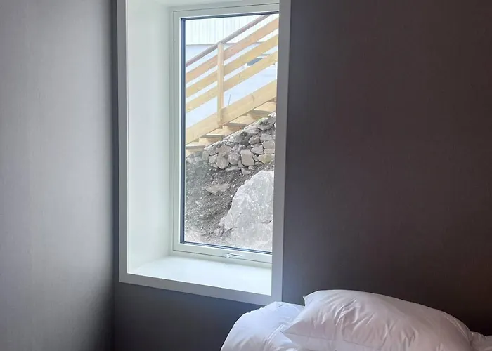 Newly Built, Bright
